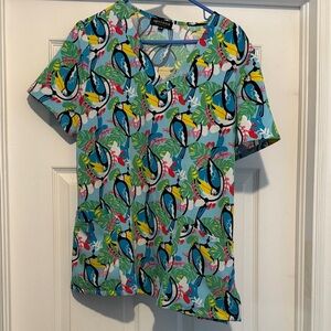 Options  toucan scrub top size large